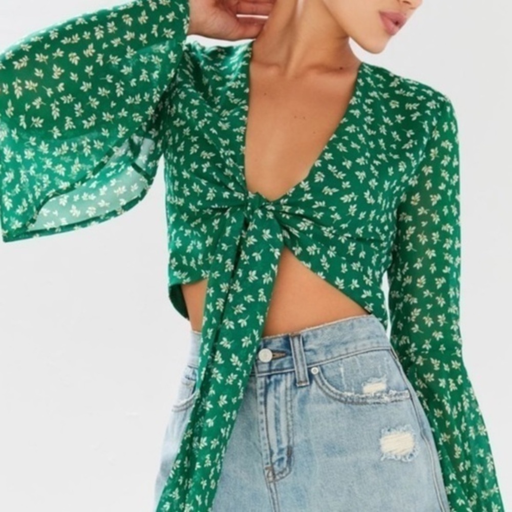 Urban Outfitters Green Floral Tie Front Bell Sleeve Cropped Top small Fairycore